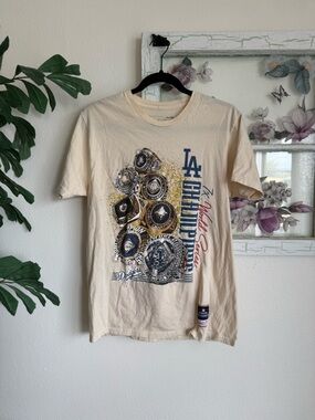 Mitchell & Ness Cream LA Dodgers 7x Championship Rings Graphic Tee Size M